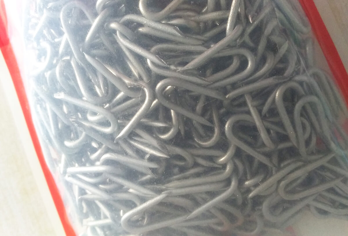 Оцинкованные скобы